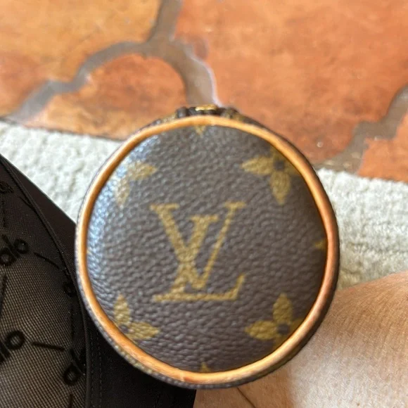 Authentic Louis Vuitton clutch bag - Picture 7 of 11